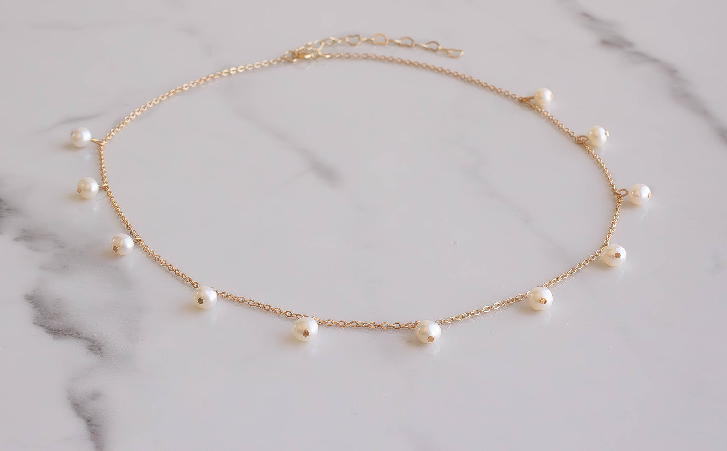 Scattered Pearl Necklace