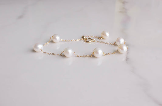 Scattered Pearl Bracelet
